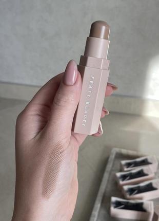 Сток для контуринга скульптор бронзер бронзатор fenty beauty by rihanna stick match stix contour skinstick - amber - корректор для лица