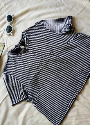 Футболка с объемными полосками топ с высоким горлом