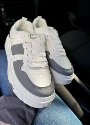 Стильные кроссовочки