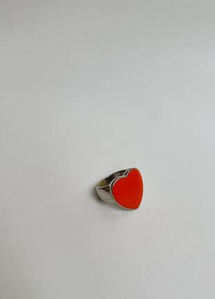 Стильное винтажное кольцо с оранжевым сердечкой