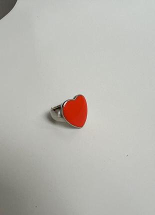 Стильное винтажное кольцо с оранжевым сердечкой3 фото