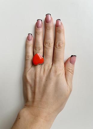 Стильное винтажное кольцо с оранжевым сердечкой5 фото
