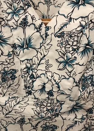Очень красивая и стильная брендовая блузка в цветах..коттон 19.3 фото