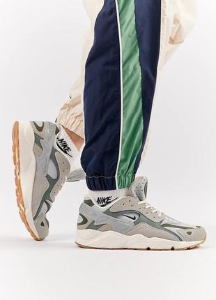 Мужские кроссовки nike air huarache runner gray olive