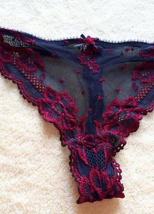 Новые черные красные гипюровые эротические кружевные с цветами в горох горошек точку трусики стринги триумф
с/8/36/44 marks spencer (triumph)