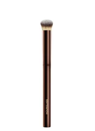 Hourglass vanish™ seamless finish concealer brush пензель для консилера