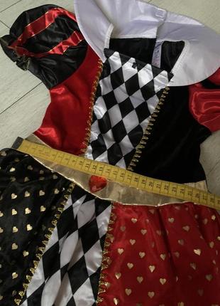 Карнавальный костюм карточной королевы, червовой королевы.4 фото