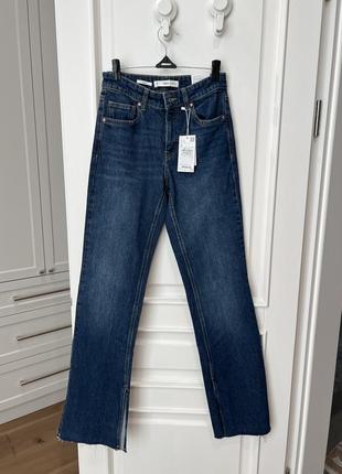 Темные, прямые джинсы, новая коллекция.1 фото