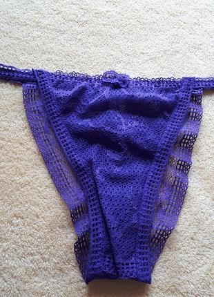 Новые полуоткрытые кружевные полупрозрачные яркие фиолетовые итальянские трусики кружево с цветами италия
интимисими с-м/8-10/36-38/44-46 intimissimi