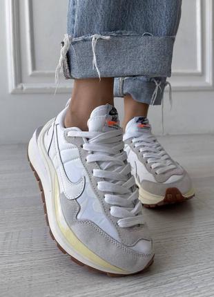 Nike sacai vaporwaffle cream