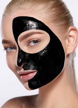 Черная маска boscia luminizing black charcoal mask2 фото