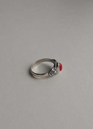 Красивое серебряное кольцо с камнем3 фото