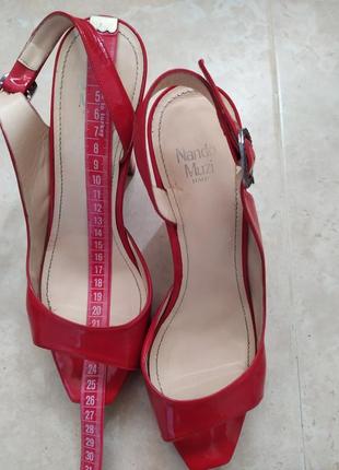 Босоножки красные на каблуке