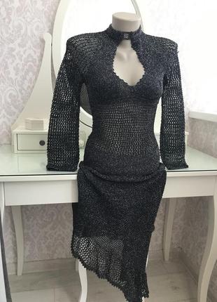 Серебристое вязаное обтягивающее платье4 фото