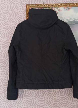 Скидка чорна класна куртка з капюшоном3 фото