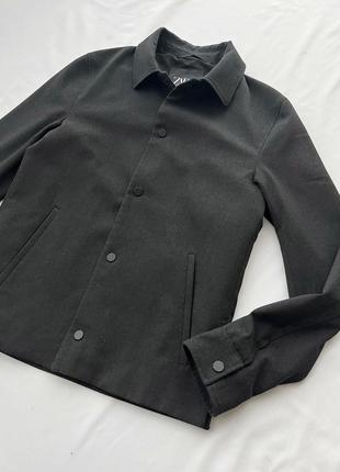 Стильна чоловіча куртка-сорочка з костюмної тканини zara3 фото
