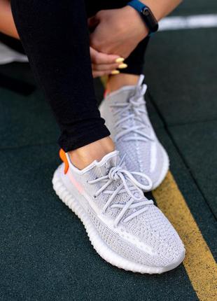 Adidas yeezy boost 350 🆕 женские кроссовки адидас изи 🆕 серый/оранжевый1 фото