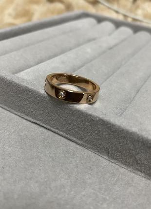 Каблучка у стилі карть€