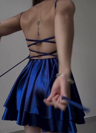 Платье короткое однотонное на брителях с открытой спиной на завязках приталенная качественная трендовая синяя бежевая2 фото