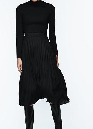 Комбинированное платье с плиссированной юбкой от zara, размер xs-s