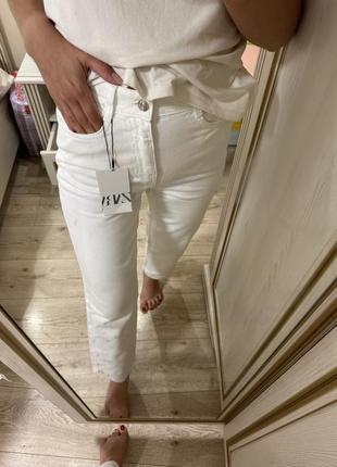 Белые базовые джинсы zara с необработанным низом краем брюки брюки hm mango massimo dutti ivina marsego5 фото