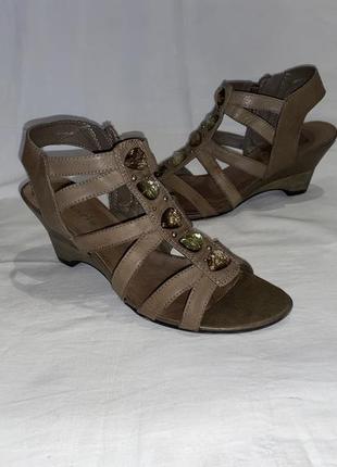 Босоніжки *tamaris* шкіра камні німеччина р.40(26.00см)