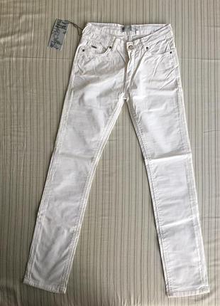 Renato balestra брюки деним белые р.38 на мальчика-подростка 12-13 лет 158 см