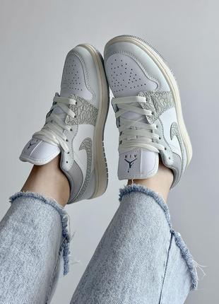 Прекрасные женские кроссовки Повязка jordan Hornets headband low elephant print серые с белым3 фото