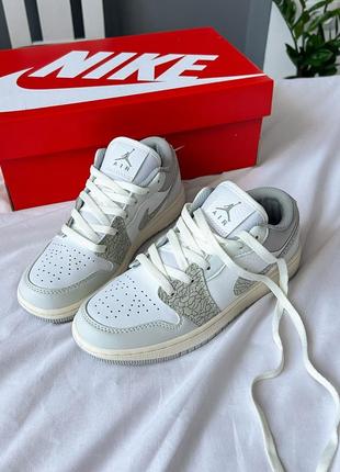 Прекрасные женские кроссовки Повязка jordan Hornets headband low elephant print серые с белым4 фото