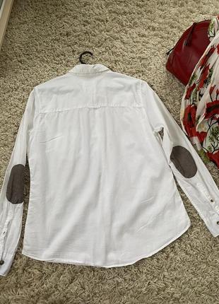 Базовая белая рубашка с латками на рукавах,h&amp;m,p.42-448 фото