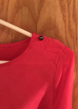 Блузка яскраво червоного кольору7 фото