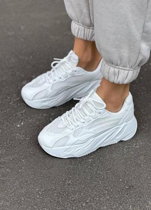 Женские демисезонные белые кроссовки в стиле yeezy 700 v2 кожа сетка весенние4 фото