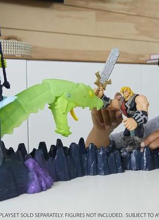 Володарі всесвіту he-man the chaos snake attack. фортеця скелетора motu