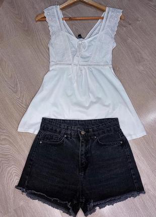 Набор из топа и джинсовых шорт