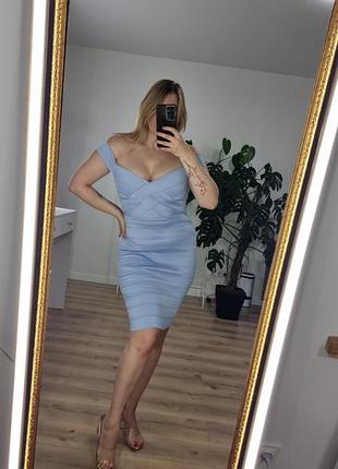 Бандажне плаття, що стягує плаття