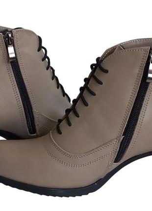 Ботинки женские кожаные на каблуке цвет капучино6 фото