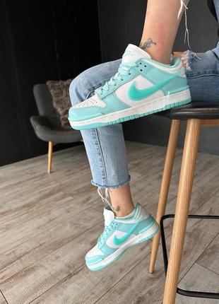 Nike Essential Tætsiddende joggingbukser i beige fleece