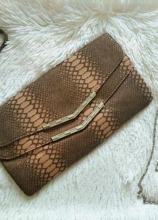 Клатч в цвете кофе в комплекте с цепочкой. размер 30х17см