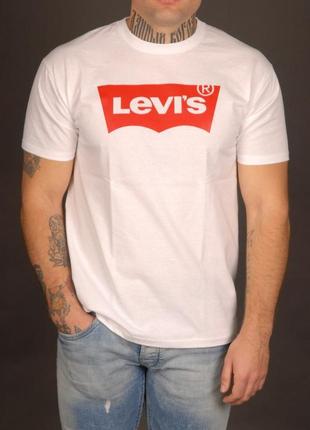 Біла футболка levis