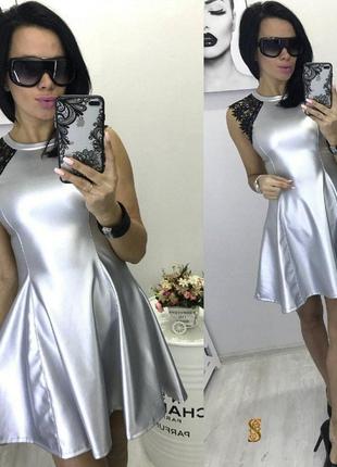 Оригінальне плаття з мереживом