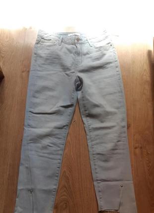 Джинсы брендовых