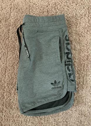 Adidas спортивні шорти