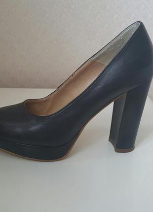 Классические черные элегентные туфли фирмы tamaris2 фото