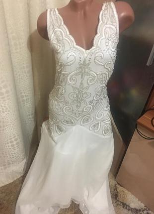 Шикарнейшее сукня, розшита намистинками і паєтками frock and frill