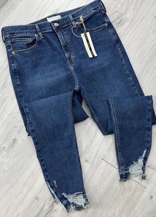 Джинсы с крутым низом topshop