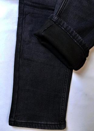 Теплі чоловічі джинси на флісі чорного кольору5 фото
