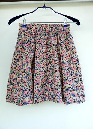 Лёгкая летняя юбка в мелкий цветочек1 фото