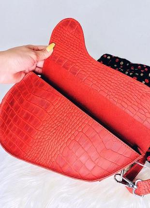 Сумка-сідло/saddle bag із натуральної шкіри в червоному кольорі4 фото