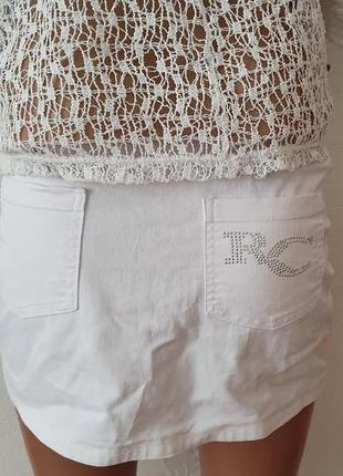 Белая короткая юбка на худышку2 фото