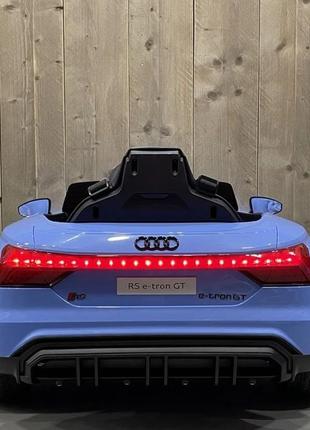 Детский электромобиль audi rs e-tron gt (синий цвет, краска) с пультом дистанционного управления 2,4g8 фото